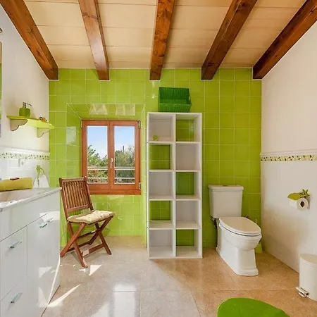 Sleeps 6 Pool Air Con Wifi