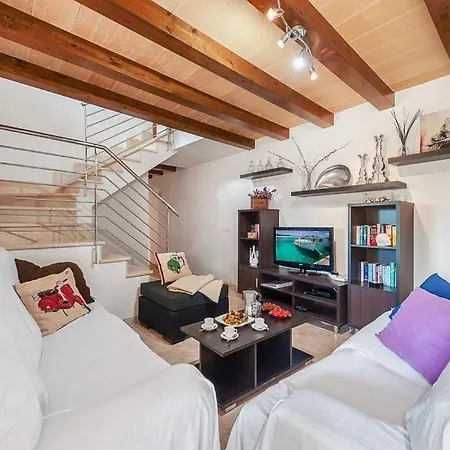 Sleeps 6 Pool Air Con Wifi *